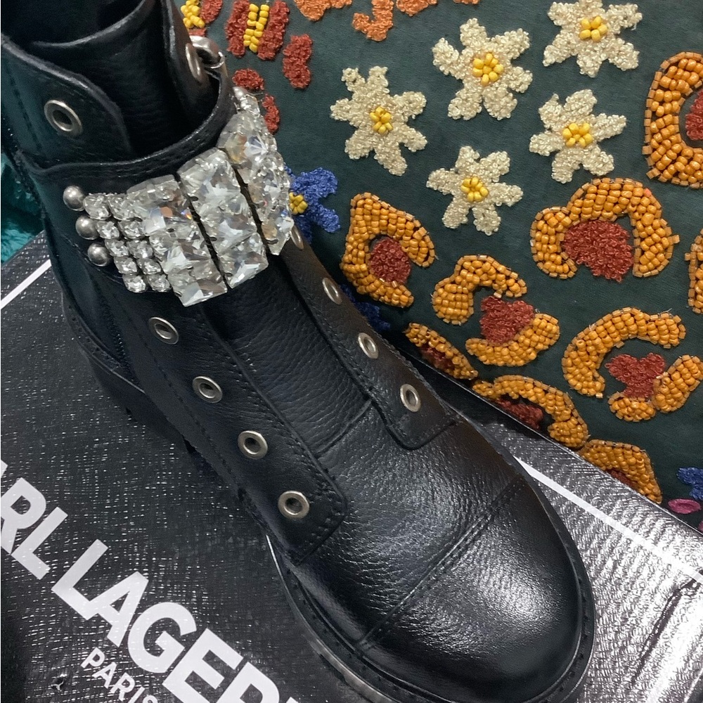 Karl Lagerfeild - Picture 3 of 5